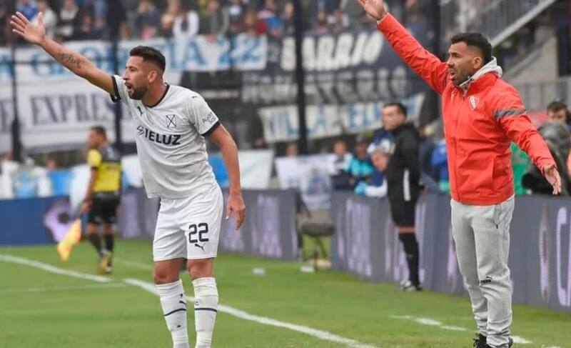 podría sufrir la partida de Carlos Tévez en Argentina.