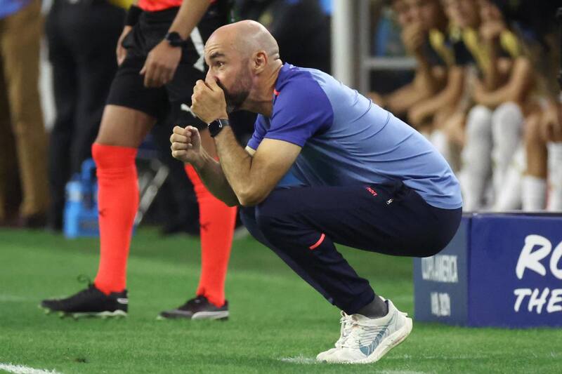 fue destituido como entrenador de Ecuador tras la derrota en penales contra Argentina.