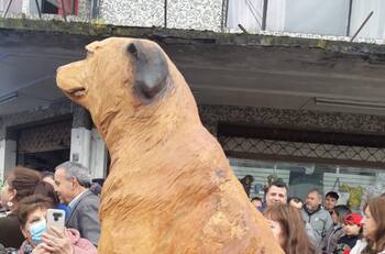 VIDEO I Inauguran estatua de "Don Luis Apolo" en homenaje a famoso perrito callejero de Osorno