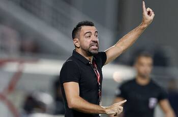 ¿Primer refuerzo para Xavi en Barcelona? El gesto de Van de Beek que lo pone en la mira culé