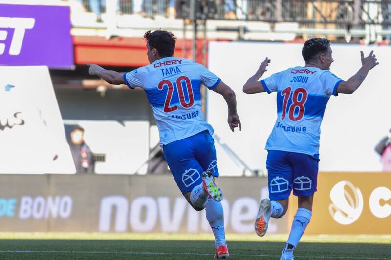 consiguió tres puntos de oro al derrotar a Ñublense, gracias a los goles de Gonzalo Tapia y Fernando Zampedri. Foto: Agencia Aton.