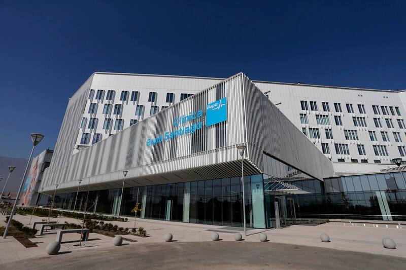 Las personas generalmente prefieren atenderse en el sistema privado de salud, por lo que este seguro complementario para los afiliados a Fonasa es una muy buena alternativa. Créditos: ATON.