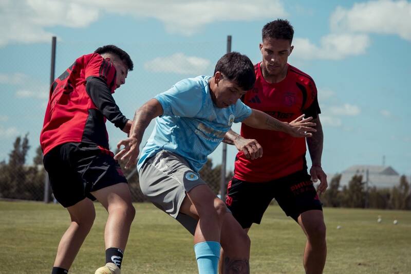 Ambos equipos se enfrentaron a puertas cerradas en Uruguay