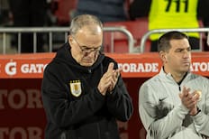 Reunión clave en Uruguay para definir el futuro de Marcelo Bielsa: se habla de renuncias masivas a la Celeste