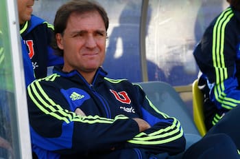 Sigue los pasos de Gustavo Álvarez: ex DT de la U toma un fierro caliente en el fútbol argentino