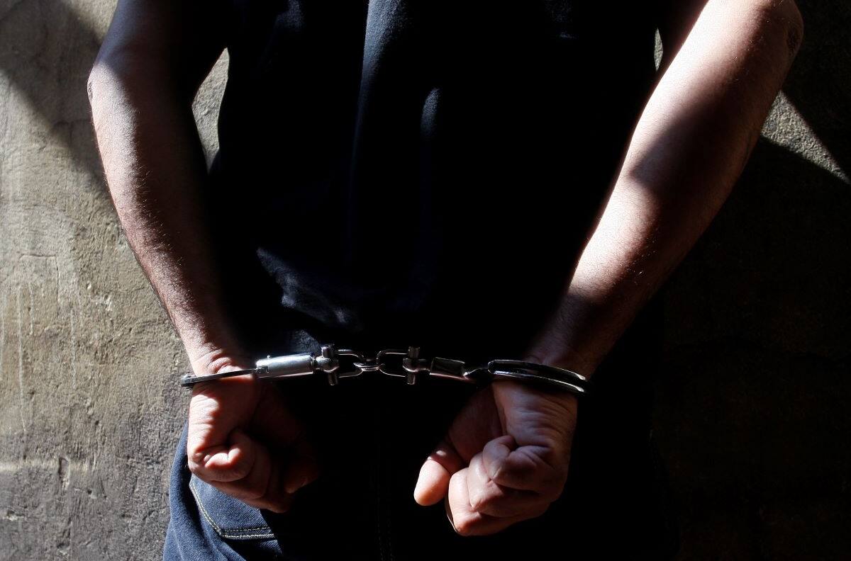 Pareja es sentenciada a presidio perpetuo por abusar sexualmente de su hija por 10 años