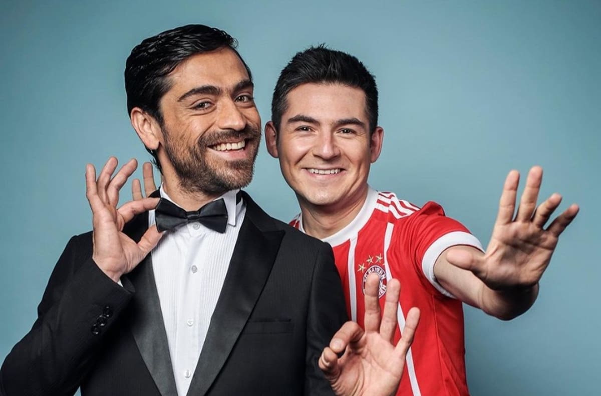 "Última foto de Santiago con el Jhonny": Claudio Castellón y Etienne Bobenrieth se despiden de "#PobreNovio" compartiendo postales de las escenas finales de la teleserie