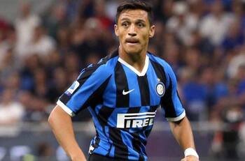 Copa Italia: Alexis podría volver a las canchas este sábado