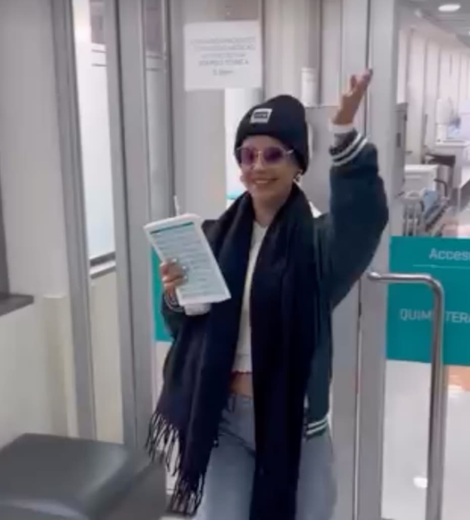 La actriz celebró su última quimioterapia.