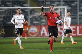Un viejo conocido: el registro de Colo Colo con Raphael Claus como árbitro en Copa Libertadores