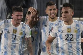 Argentina podría hacer historia: ¿Cuáles son las selecciones con los invictos más largos del fútbol?