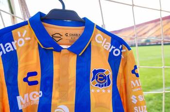 Opiniones divididas: Everton presentó su tercera camiseta para 2025 en la Quinta Vergara