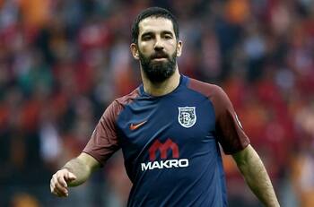 Arda Turan buscaría jugar en Argentina y suena en Boca Juniors