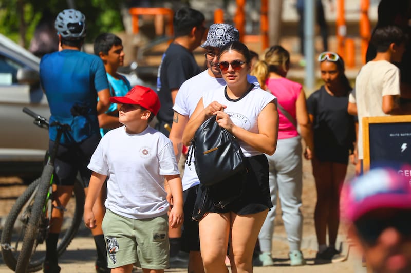 Durante la Semana Santa se espera que el calor regrese a la capital. Créditos: Aton Chile.