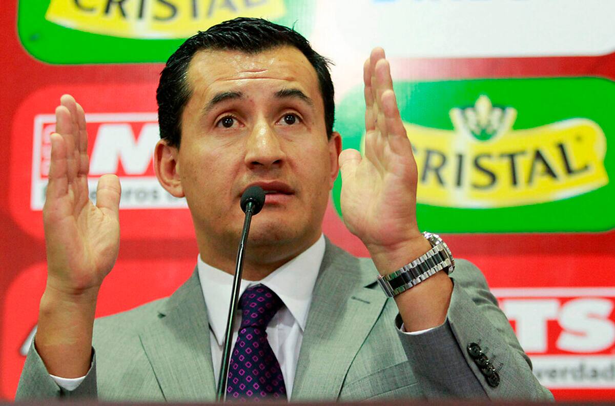 La dura crítica de exárbitro argentino a Enrique Osses