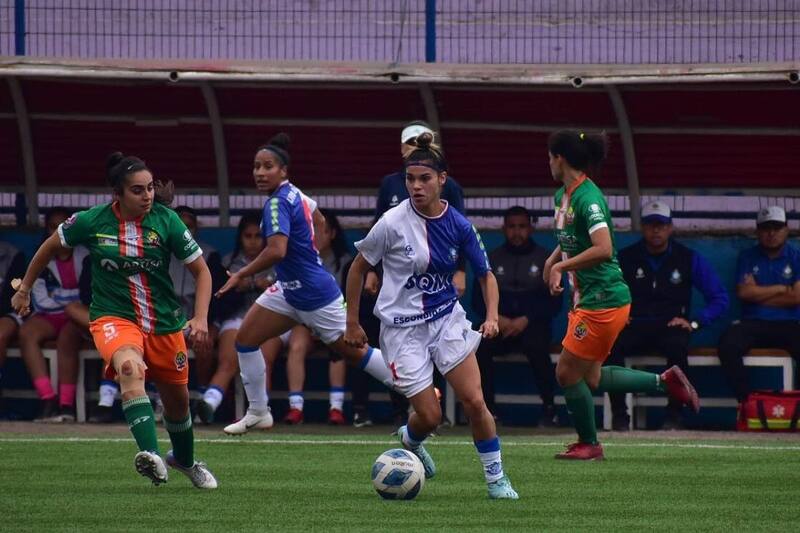 La mediocampista Lesly Olivares deja Deportes Antofagasta para fichar por millonarios de Bogotá. Foto: Contragolpe.