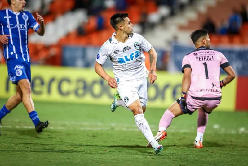 Duro golpe para el chileno en Brasil.