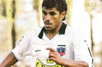 Ex goleador de Colo Colo vive una tormenta eléctrica en El Salvador: "Van 27 muertos"