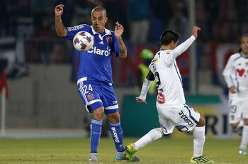 Guzmán Pereira no olvida a la U: "Es muy difícil que en Chile pudiera jugar en Colo Colo o Católica"