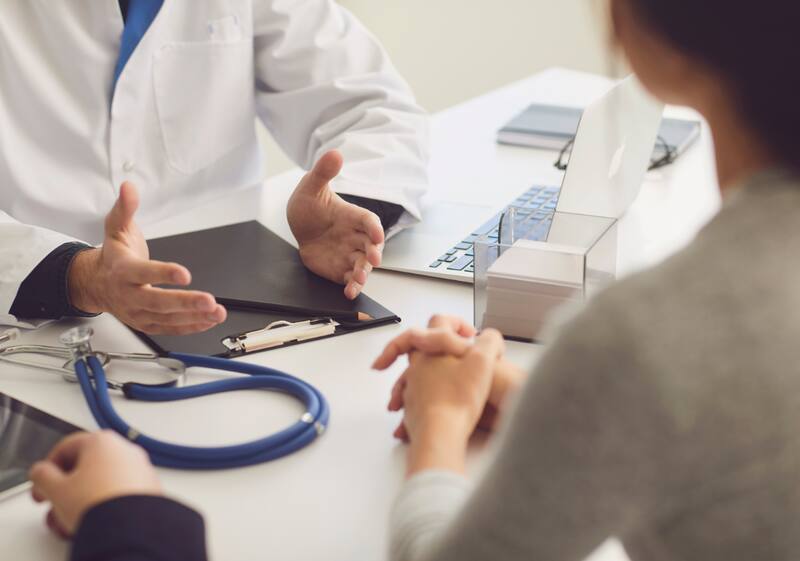 Conoce las diferencias entre el sistema público y privado de salud.