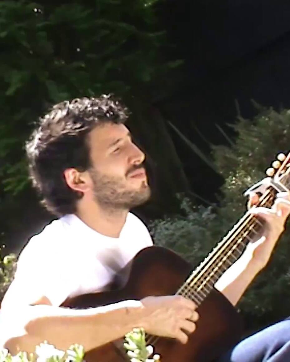 Esta imagen fue parte del breve video en el que mostró el progreso del tema.