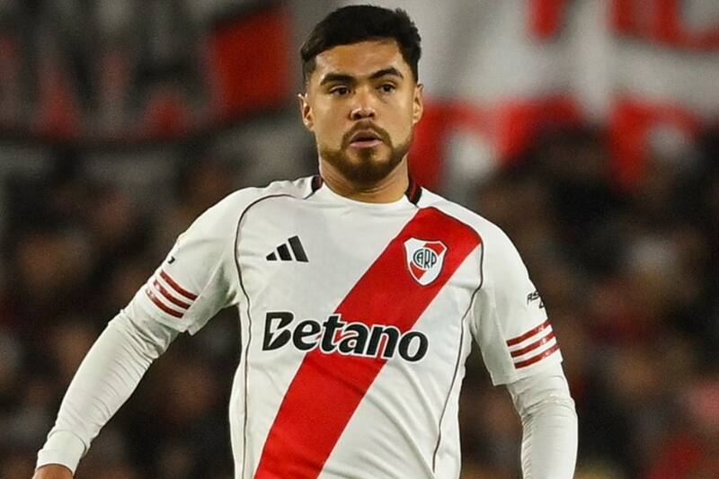 El zaguero chileno no iría como titular en el Superclásico. Foto: @paulodiaz17 en Instagram.