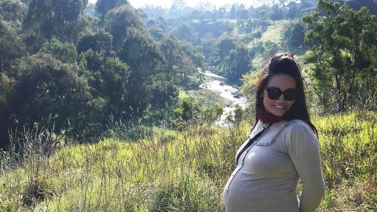 Ximena Abarca anunció el nacimiento de su bebe con tierno mensaje: "Caminando por nuevos caminos"
