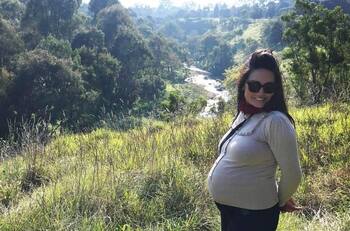 Ximena Abarca anunció el nacimiento de su bebe con tierno mensaje: "Caminando por nuevos caminos"