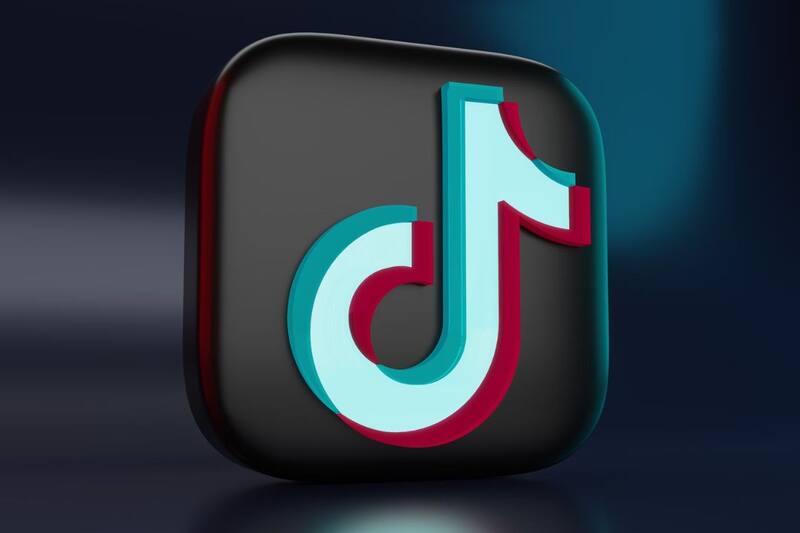 Conoce cuáles son las mejores horas para publicar, según ChatGPT y Bard.