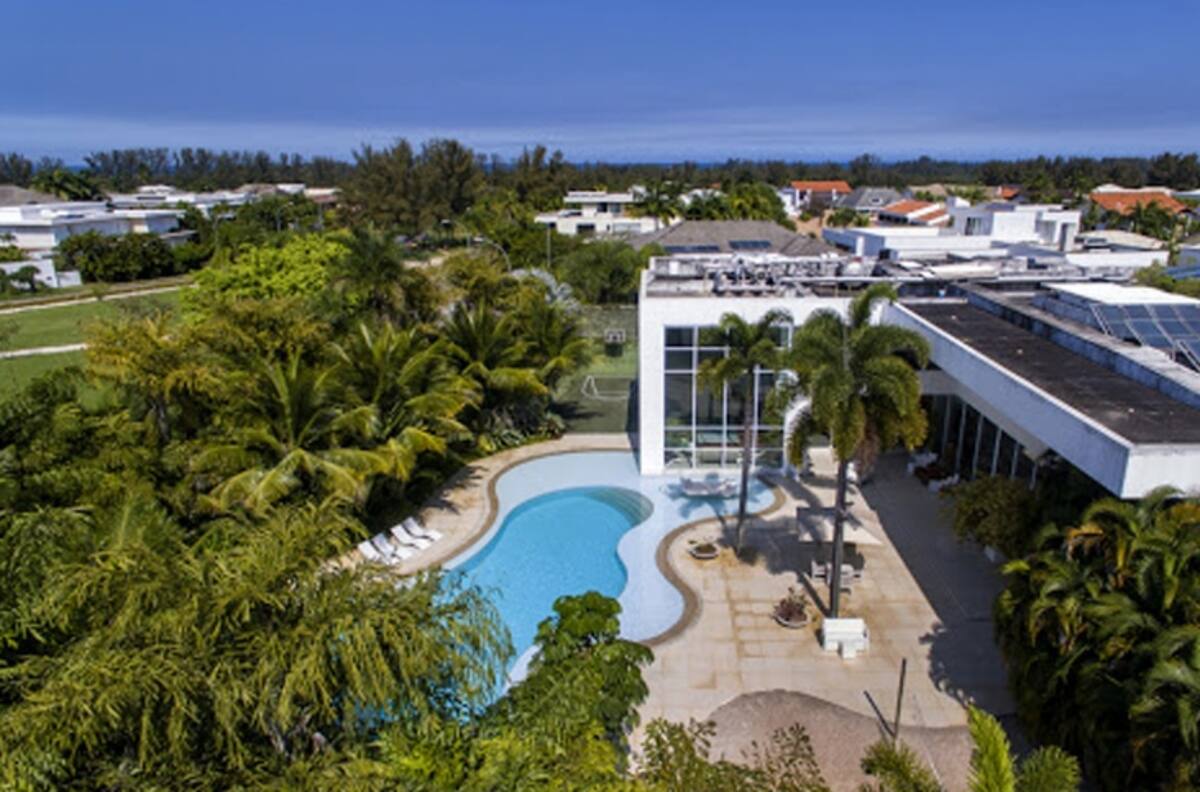 Con spa y 14 baños: Xuxa quiere vender su mansión valorada en 25 millones de dólares