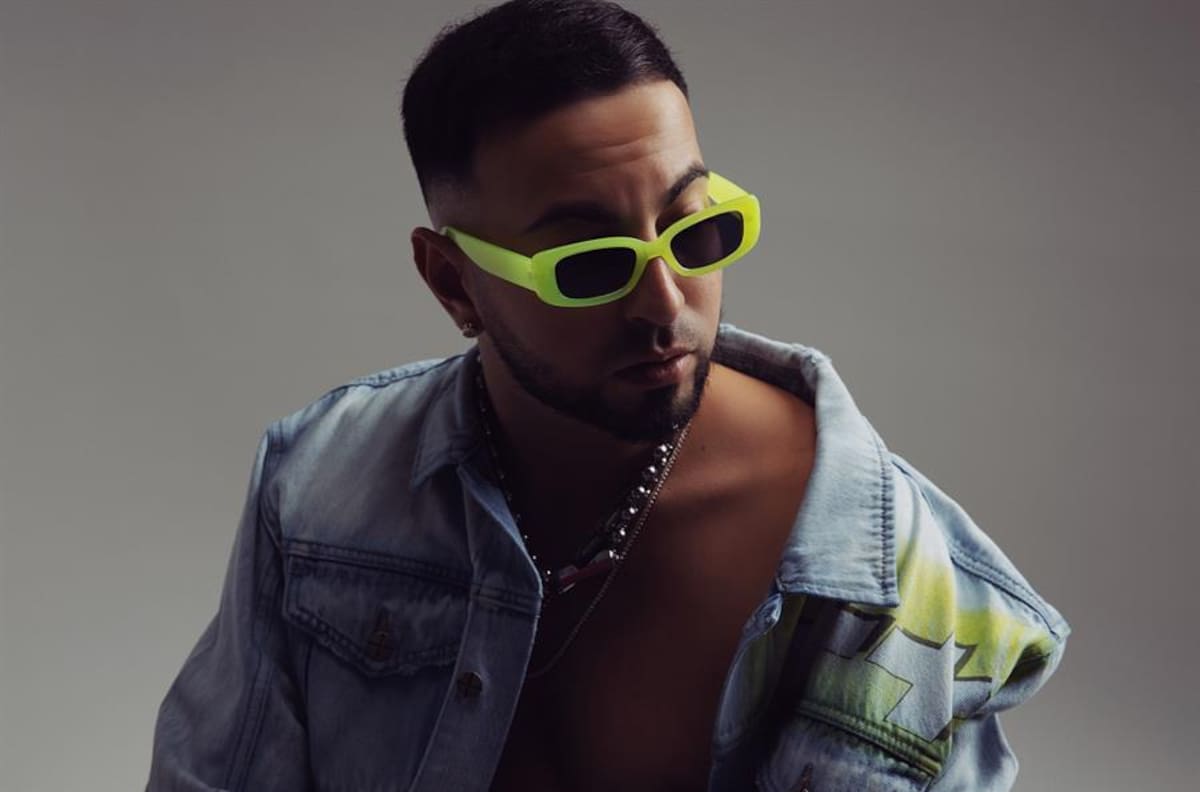Justin Quiles sorprendió con el lanzamiento de su nuevo sencillo "Jeans"
