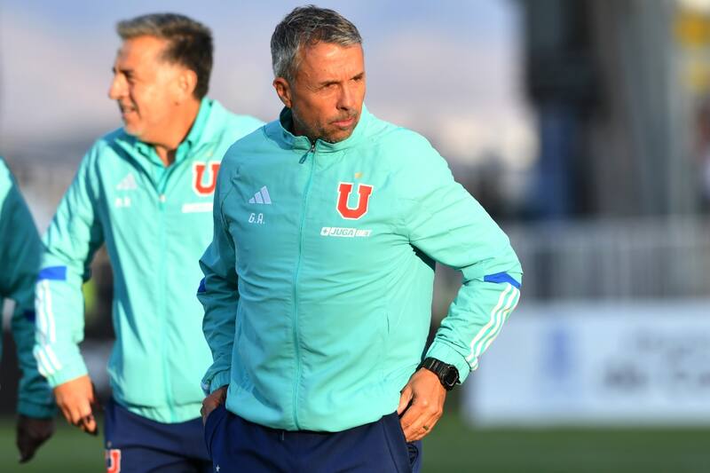 , entrenador de Universidad de Chile. Foto: Agencia Aton.