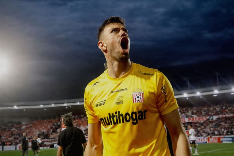 El golero ha ganado con Curicó Unido los últimos dos clásicos del Maule. Foto: @locotelloo en Instagram.