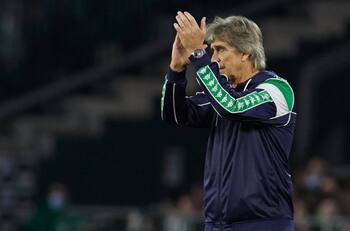 La formación del Betis de Manuel Pellegrini para enfrentar a Granada en La Liga
