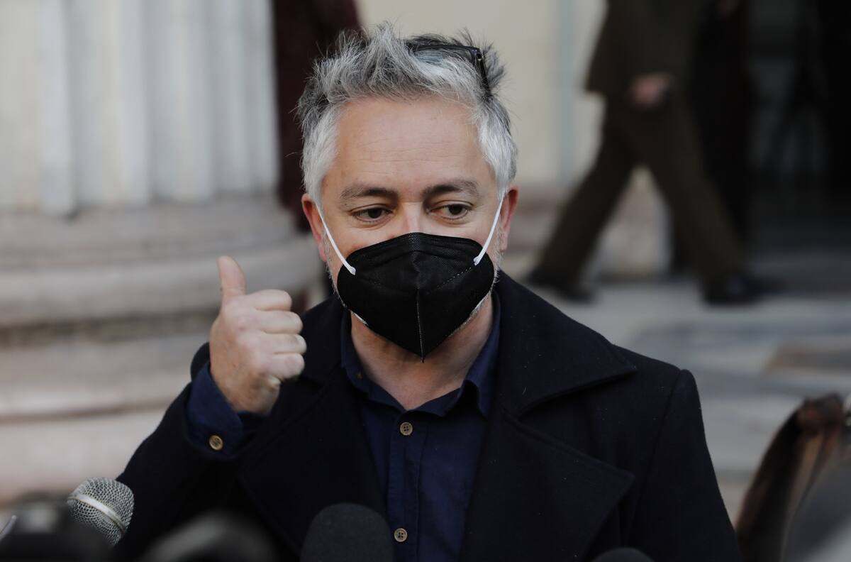 VIDEO | "Me parece conveniente": Baradit se refirió a agresión que sufrieron constituyentes de RN