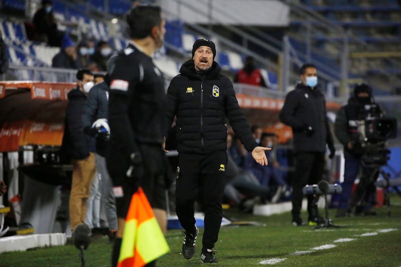 El DT destacó a Chile por su calidad humana y geografía. Foto: Aton.