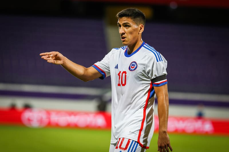 Marcelino Núñez comandará el mediocampo de La Roja.