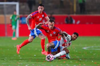 La Roja cosecha un empate que no sabe a nada en Lima y sigue colista en las Eliminatorias Sudamericanas