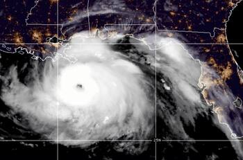 Huracán Ida llegó a Luisiana, EE.UU., alcanzando los 240km/h