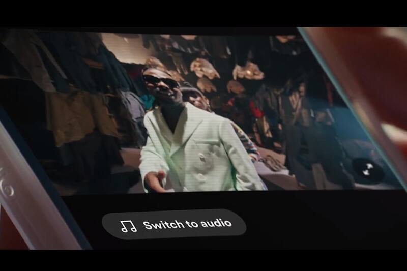 Solo con un clic, podrás ver los videos completos.