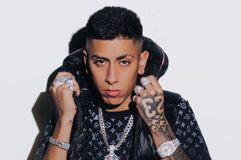 estrenó canción junto a Fuego