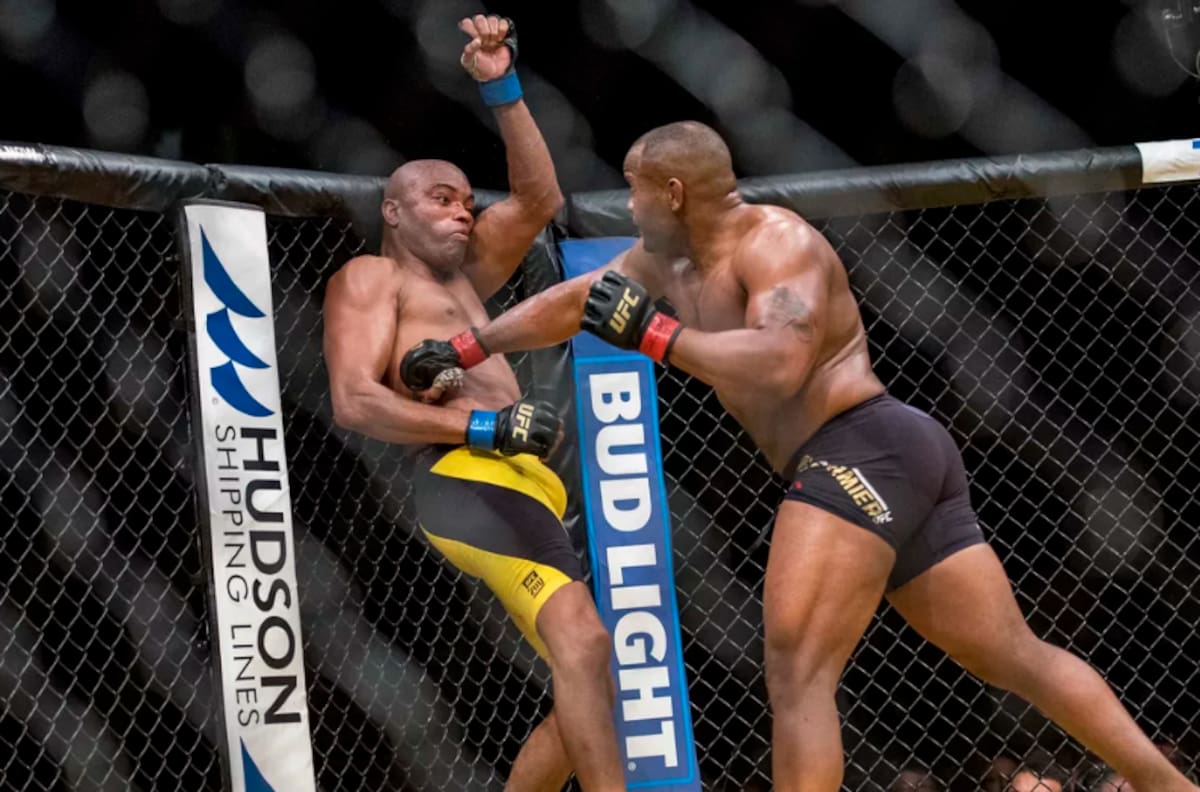 UFC: El conmovedor mensaje de Daniel Cormier tras el último combate de Anderson Silva
