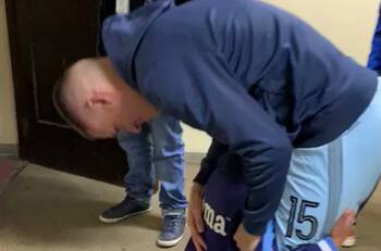 Juanmi Callejón del Bolívar rompió en llanto ante un pequeño hincha que le pidió seguir en el equipo