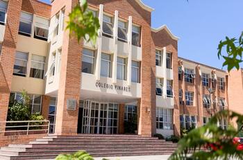 Estos son los 20 mejores colegios de Chile, según puntaje en la PAES 2024