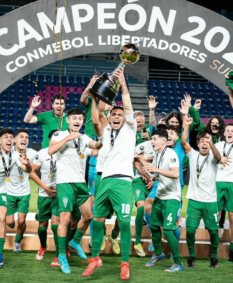 El decano se convirtió en el primer equipo chileno en ganar la Copa Libertadores Sub 20.