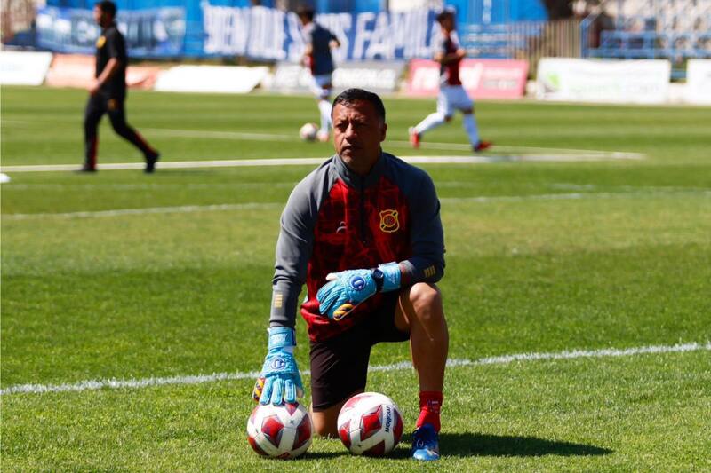 Kroll Albiña, nuevo preparador de arqueros de Cobreloa. Foto: Twitter.