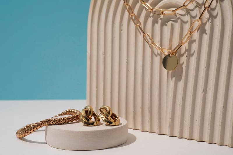 ofrece un 20% de descuento en joyas.