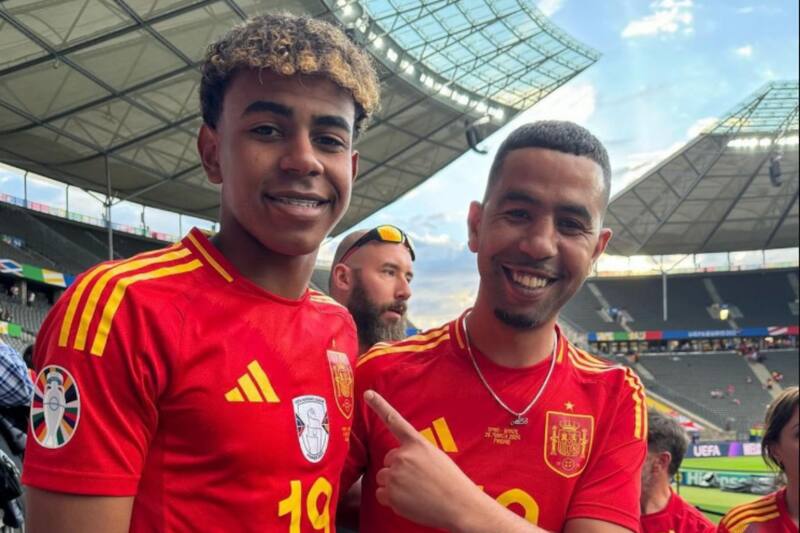 El padre del delantero del Barcelona fue apuñadado el pasado miércoles.