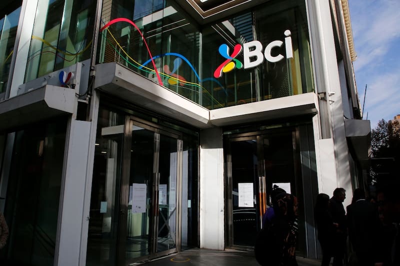 El banco chileno quiere dar por finalizado su vínculo con WOM.