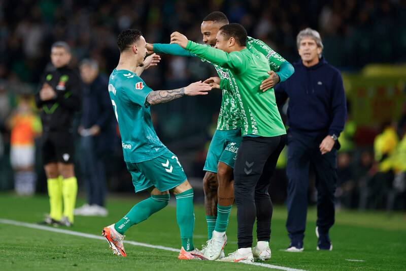 Antony celebrando su gol el pasado domingo en la goleada a la Real Sociedad. EFE/ Julio Munoz